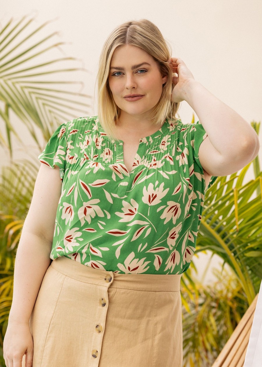 Curvy Daniel Rainn | Novah Floral Top With Split Neck (Plus Size) O046 Lime