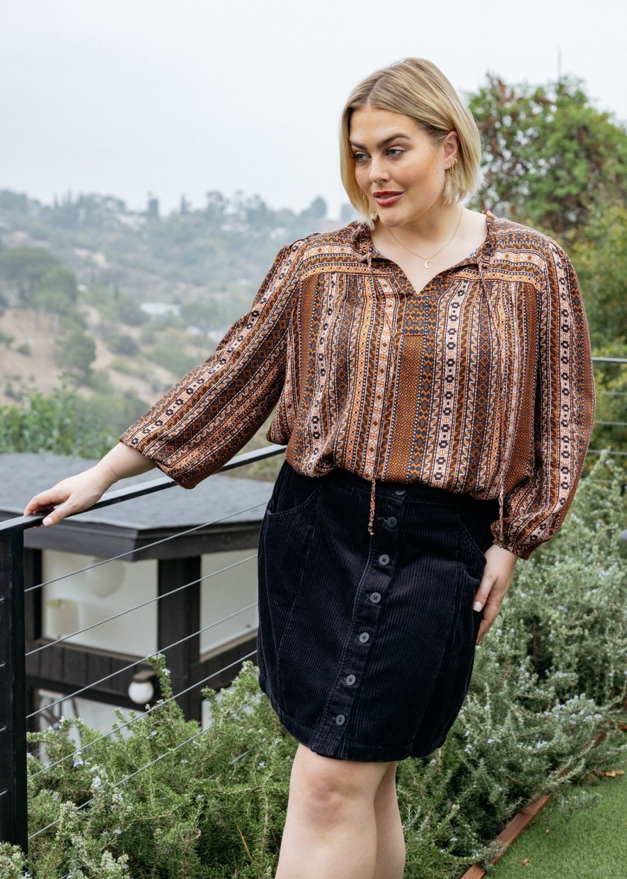 Curvy Daniel Rainn | Taliyah Long Sleeve Top With Split-Neck And Tassels (Plus Size) N408 Rust