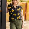 Curvy Daniel Rainn | Valeria Floral Cap Sleeve Top (Plus Size) O107 Black